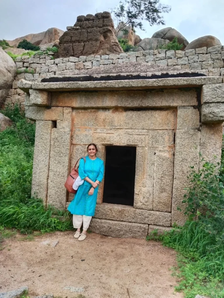 Sandhya E in outside of Chithradurga Nanyappura