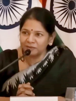 Kanimozhi Karunanidhi addressing the Indian diaspora in Spain Kanimozhi Karunanidhi addressing the Indian diaspora in Spain
